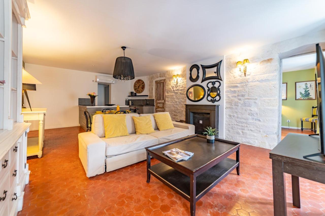 L'Envoutement Provencal Au Coeur De L'Ecusson - Une Nuit A Nîmes Exteriör bild